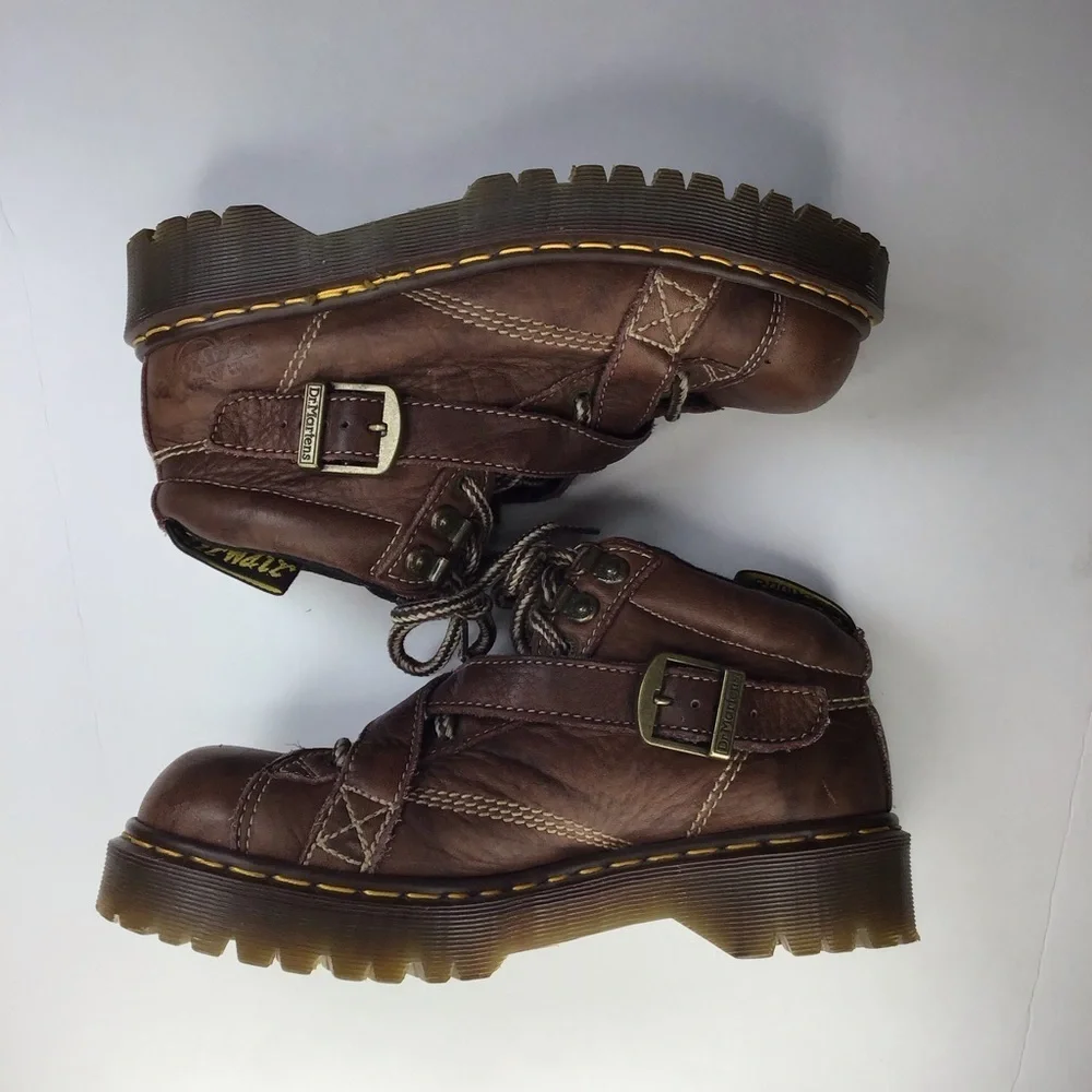 Vintage Made in England 9946 Doc Marten Brown Leather Criss Cross Boots Size 7.